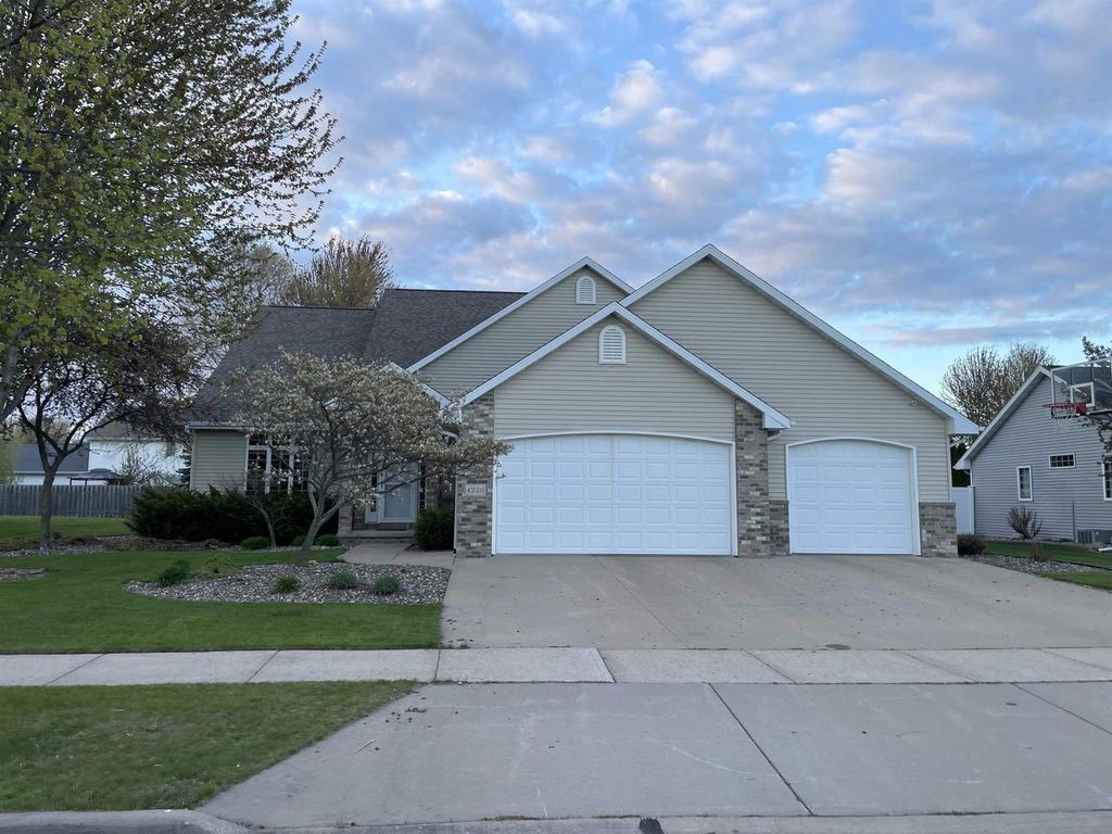 Photo of 4226 E Appleseed DRIVE, Appleton, WI 54913 (MLS # 50323112)