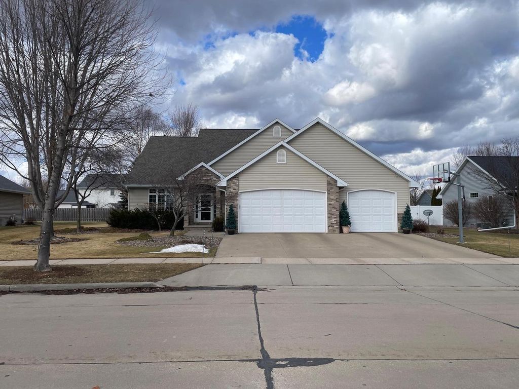 Photo of 4226 E Appleseed DRIVE, Appleton, WI 54913 (MLS # 50323112)