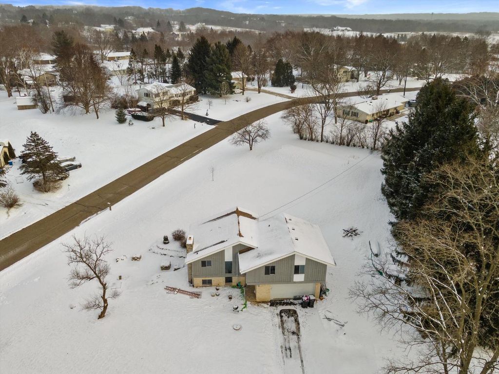 Photo of W277S8860 Lakeside DRIVE, Mukwonago, WI 53149 (MLS # 1948576)