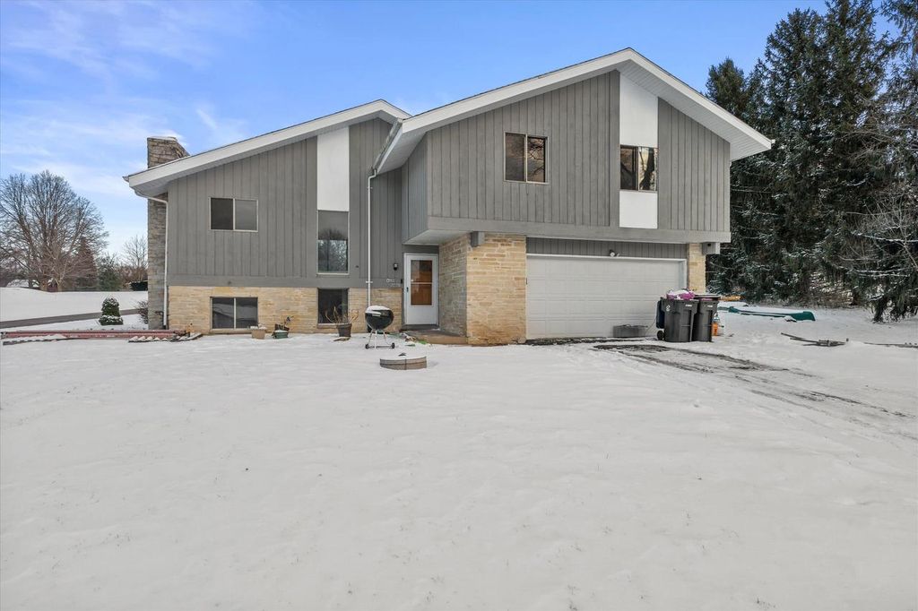 Photo of W277S8860 Lakeside DRIVE, Mukwonago, WI 53149 (MLS # 1948576)