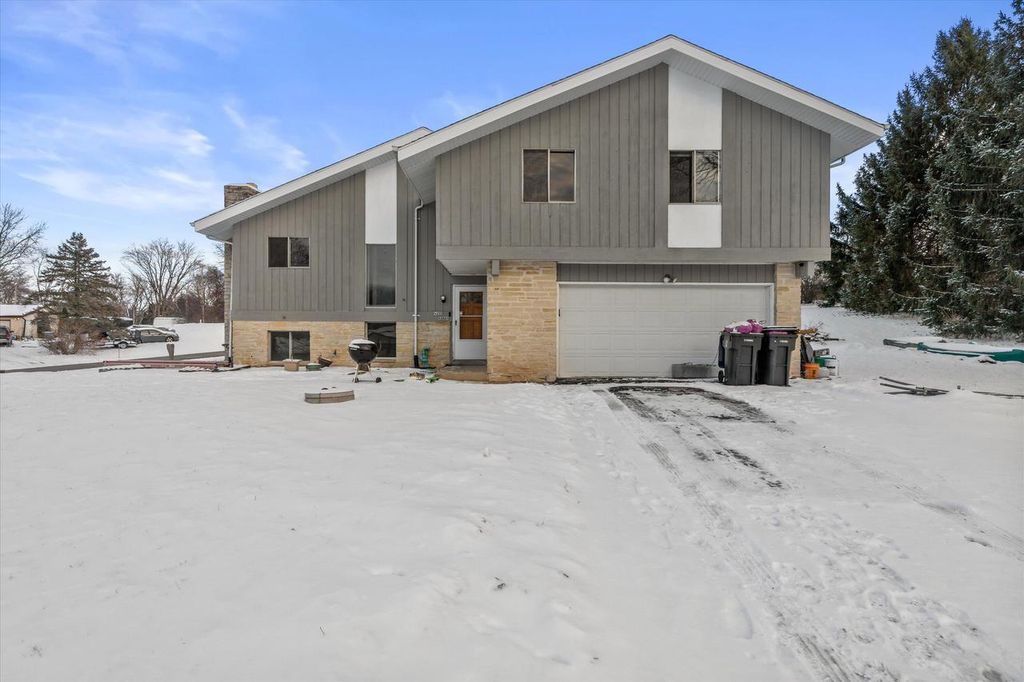 Photo of W277S8860 Lakeside DRIVE, Mukwonago, WI 53149 (MLS # 1948576)