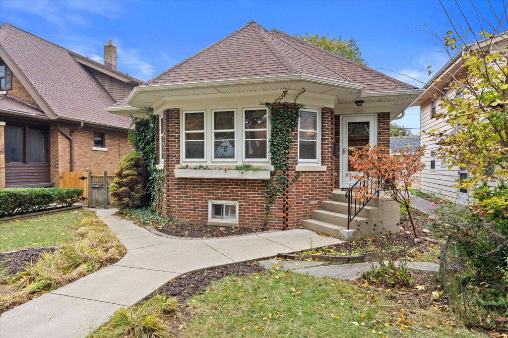 Photo of 2643 S Linebarger Terrace, Milwaukee, WI 53207 (MLS # 1940656)