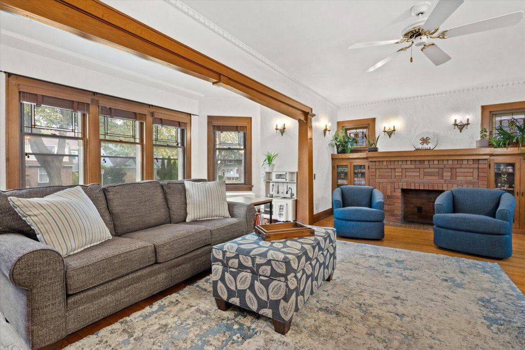 Photo of 2643 S Linebarger Terrace, Milwaukee, WI 53207 (MLS # 1940656)