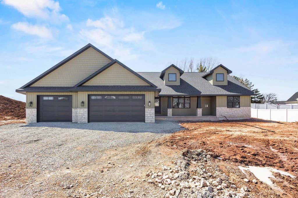 Photo of 3370 Largo Ridge COURT, Green Bay, WI 54311 (MLS # 50323366)