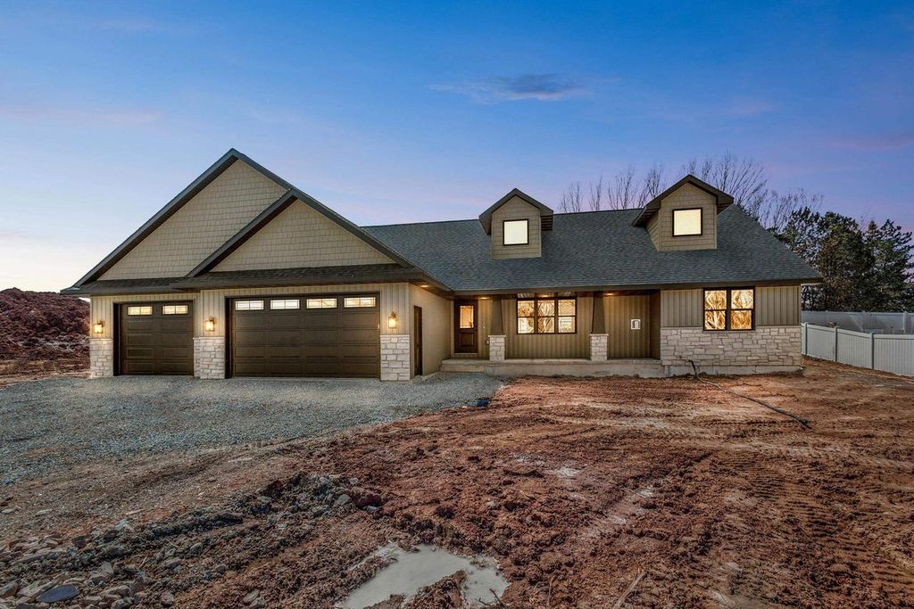 Photo of 3370 Largo Ridge COURT, Green Bay, WI 54311 (MLS # 50323366)