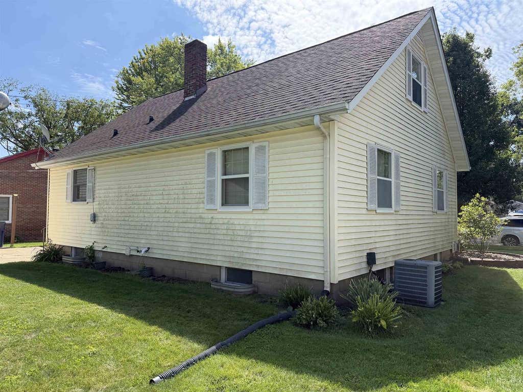 Photo of 1720 Myra AVENUE, Janesville, WI 53548 (MLS # 2031358)