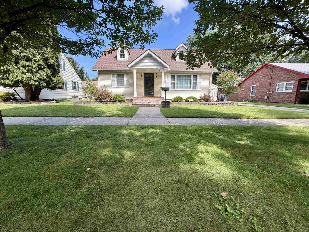 Photo of 1720 Myra AVENUE, Janesville, WI 53548 (MLS # 2031358)