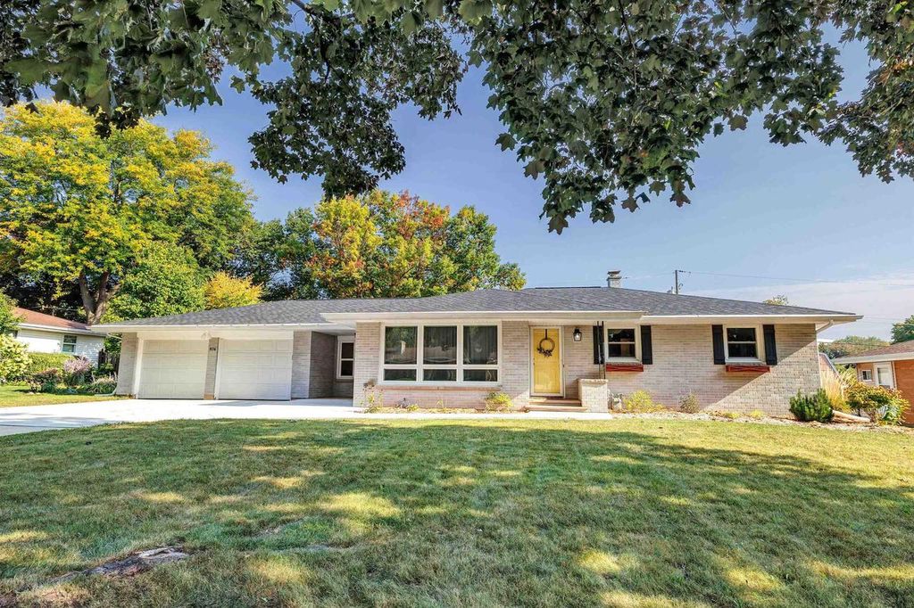Photo of 976 Watermolen AVENUE, Green Bay, WI 54304 (MLS # 50324504)