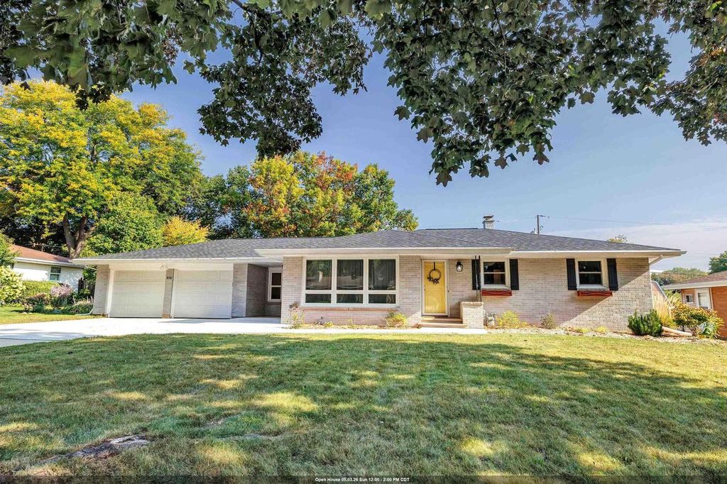 Photo of 976 Watermolen AVENUE, Green Bay, WI 54304 (MLS # 50324504)