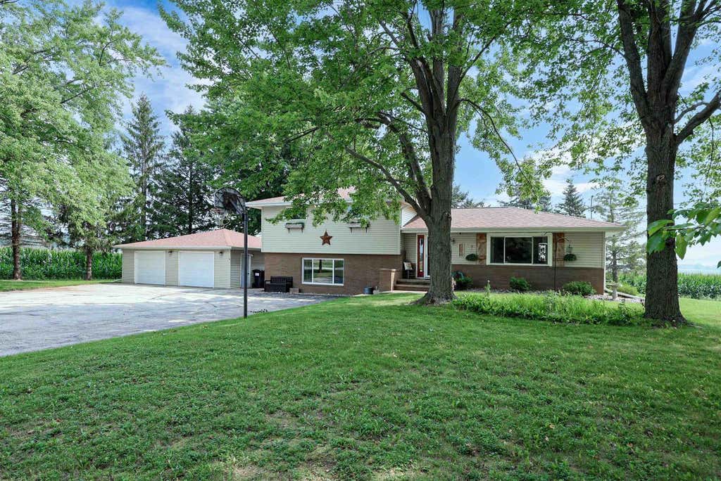 Photo of N3610 County Road Ee, Appleton, WI 54913 (MLS # 50330908)