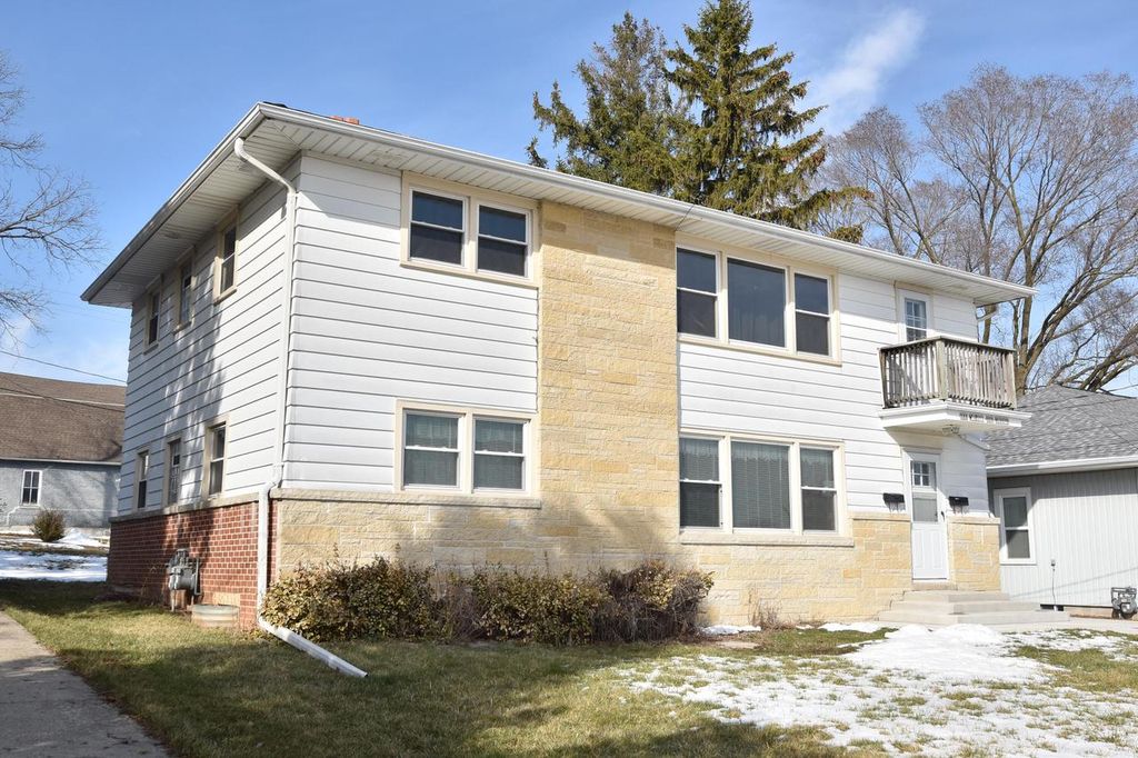 Photo of N88W16270 Park BOULEVARD, Menomonee Falls, WI 53051 (MLS # 1954432)