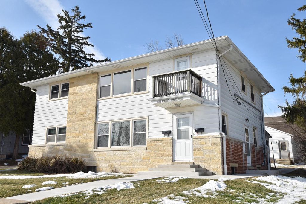 Photo of N88W16270 Park BOULEVARD, Menomonee Falls, WI 53051 (MLS # 1954432)