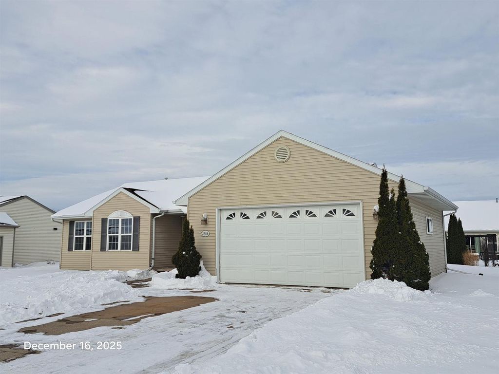 Photo of 2286 Spring Meadow DRIVE, Neenah, WI 54956 (MLS # 50319240)