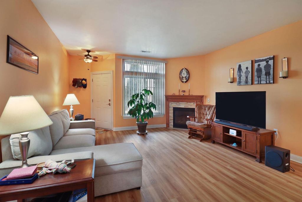 Photo of 957 Hastings COURT #101, Mount Pleasant, WI 53406 (MLS # 1952753)