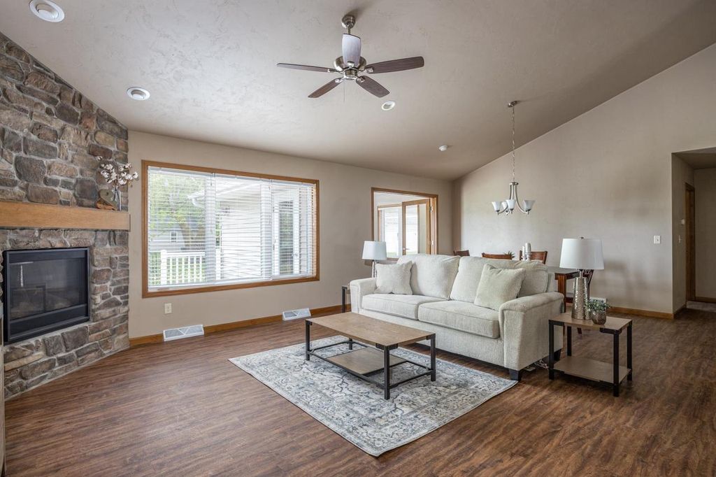 Photo of 610 Harvest TRAIL, Appleton, WI 54913 (MLS # 50326140)