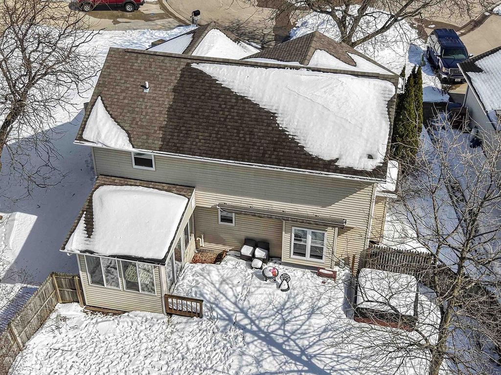 Photo of 716 Elizabeth COURT, Menasha, WI 54952 (MLS # 50322486)