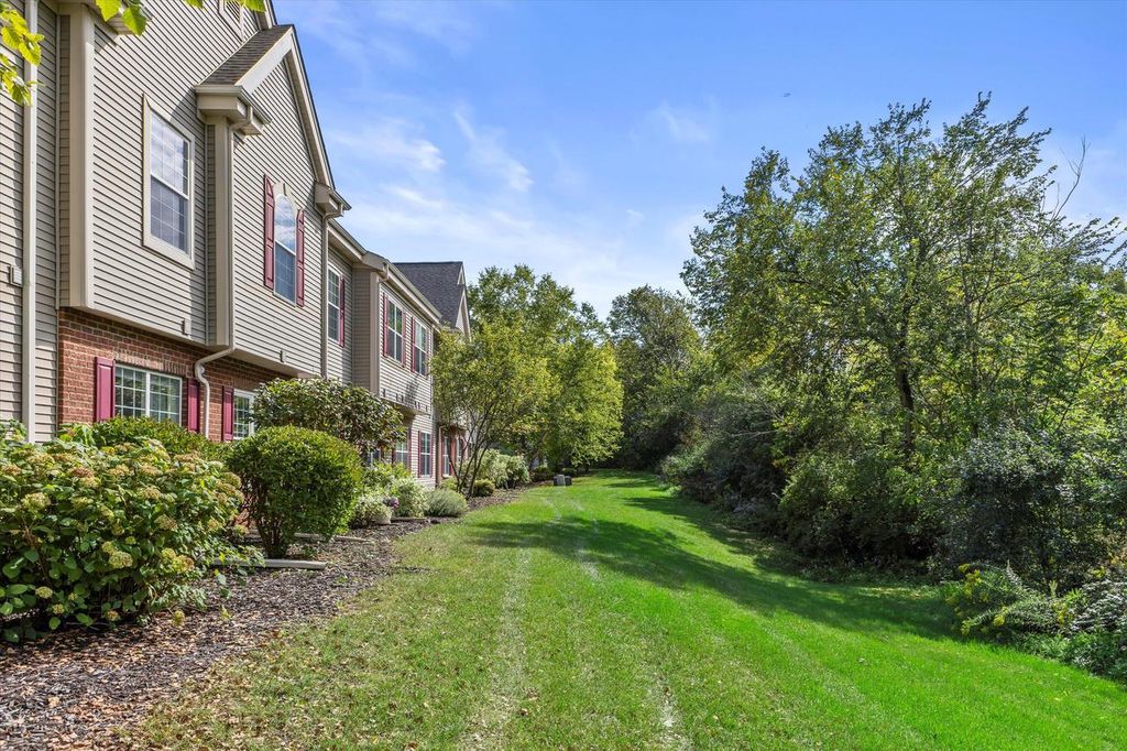 Photo of W206N16743 Blackberry CIRCLE #1628, Jackson, WI 53037 (MLS # 1946751)