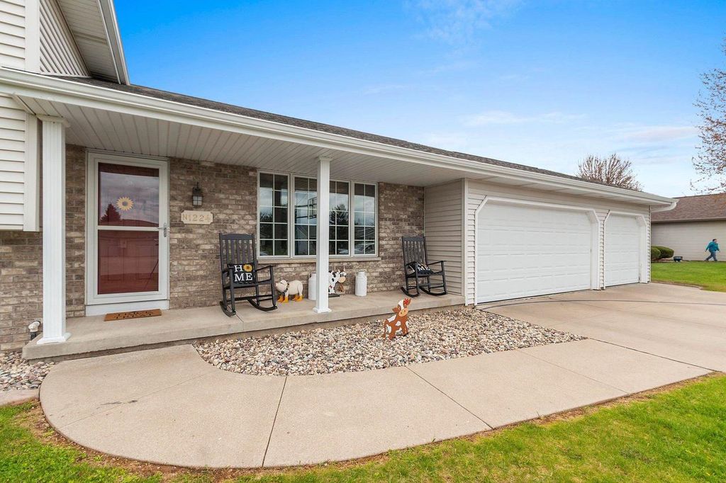 Photo of N1224 Bobwhite DRIVE, Greenville, WI 54942 (MLS # 50324665)