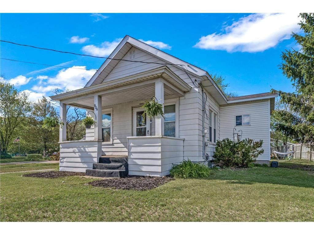 Photo of 906 Cameron STREET, Eau Claire, WI 54703 (MLS # 7069439)
