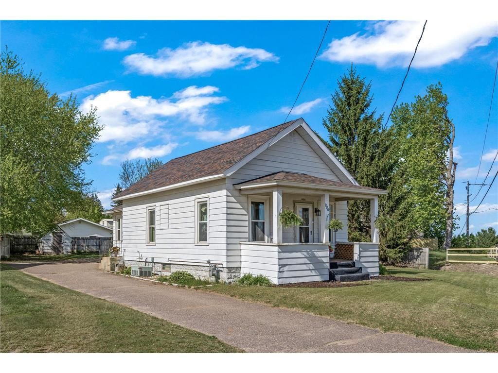 Photo of 906 Cameron STREET, Eau Claire, WI 54703 (MLS # 7069439)