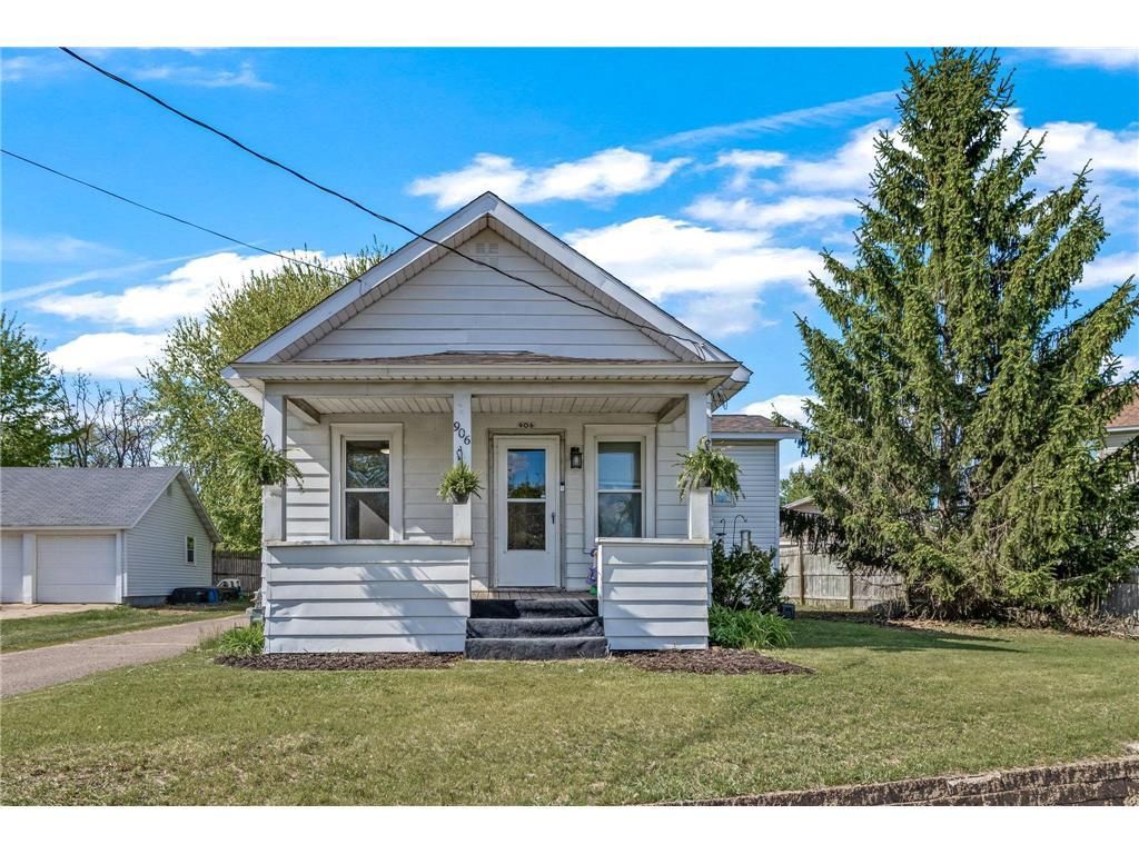 Photo of 906 Cameron STREET, Eau Claire, WI 54703 (MLS # 7069439)