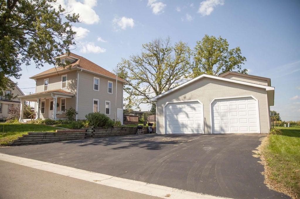 Photo of 115 W Wilson STREET, Blanchardville, WI 53516 (MLS # 2029894)