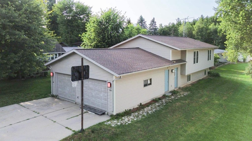 Photo of 306 W Mill STREET, Spencer, WI 54479 (MLS # 22603643)
