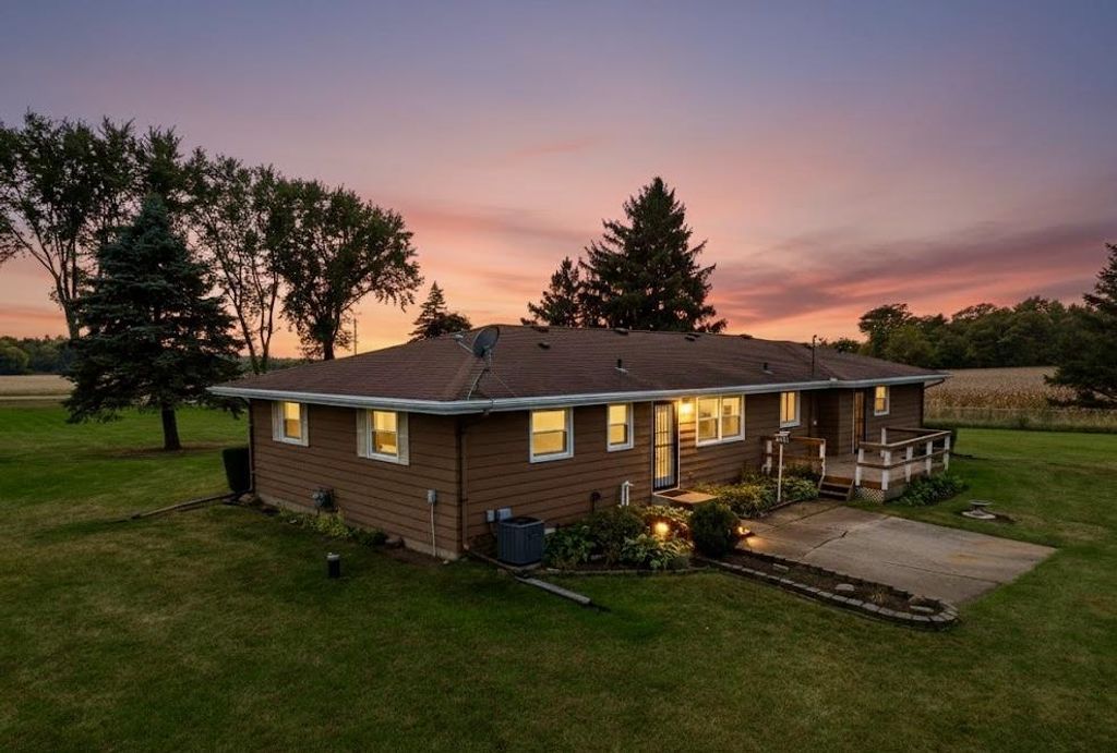 Photo of 4815 W Spring Creek ROAD, Beloit, WI 53511 (MLS # 2010940)