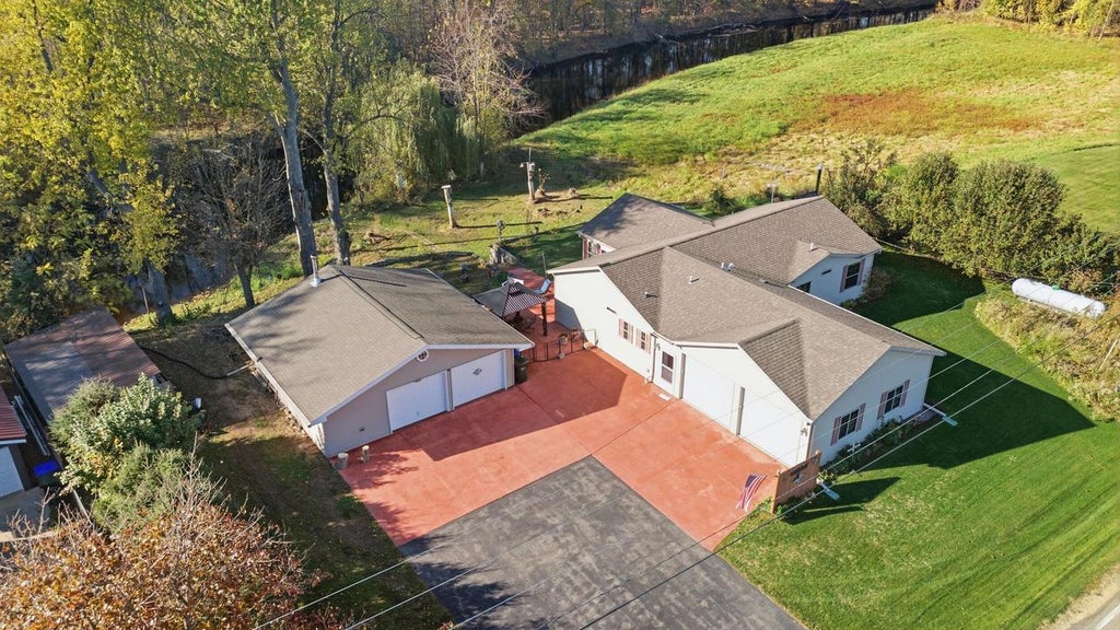Photo of N5897 N State Road 187 HIGHWAY, Shiocton, WI 54170 (MLS # 1986154)