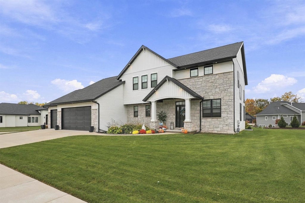 Photo of N8823 Noe ROAD, Menasha, WI 54952 (MLS # 50334396)