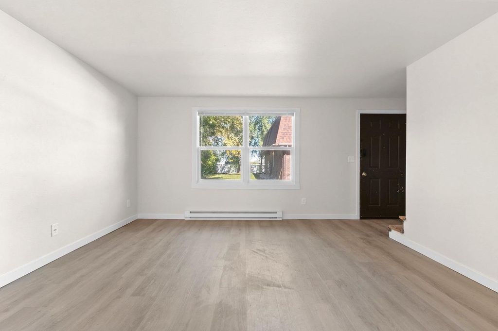 Photo of 2130 Elmview DRIVE #H, Ashwaubenon, WI 54304 (MLS # 50319616)