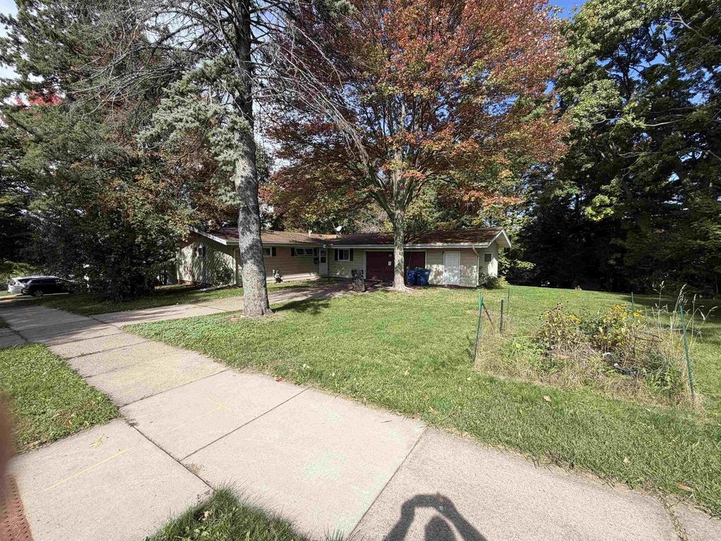 Photo of 926 Nina AVENUE, Wausau, WI 54403 (MLS # 50334868)