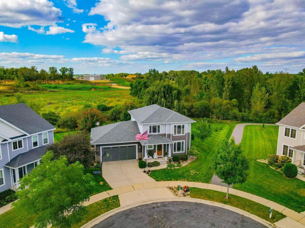 Photo of 14 Bellingrath COURT, Mcfarland, WI 53558 (MLS # 2033370)