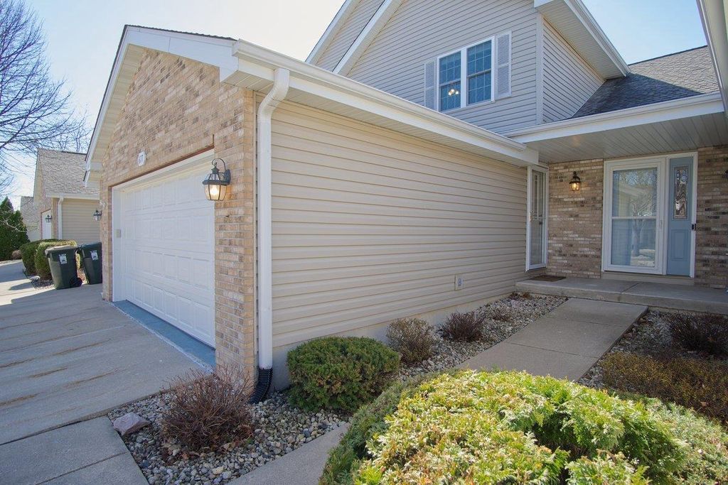 Photo of 677 Village LANE #677, Sun Prairie, WI 53590 (MLS # 2019503)