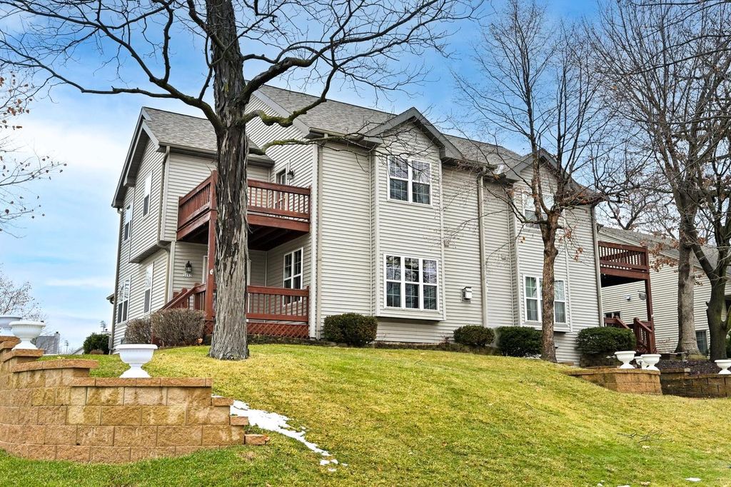 Photo of 5092 S 58th STREET #2, Greenfield, WI 53220 (MLS # 1946595)