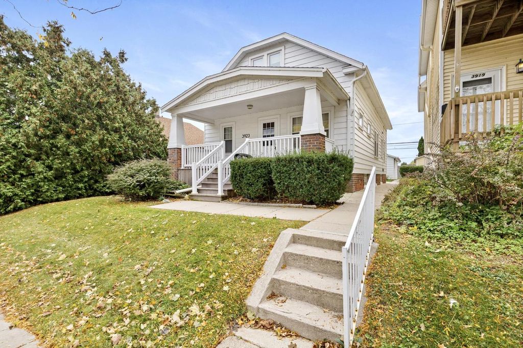 Photo of 3923 E Morris AVENUE, Cudahy, WI 53110 (MLS # 1940307)