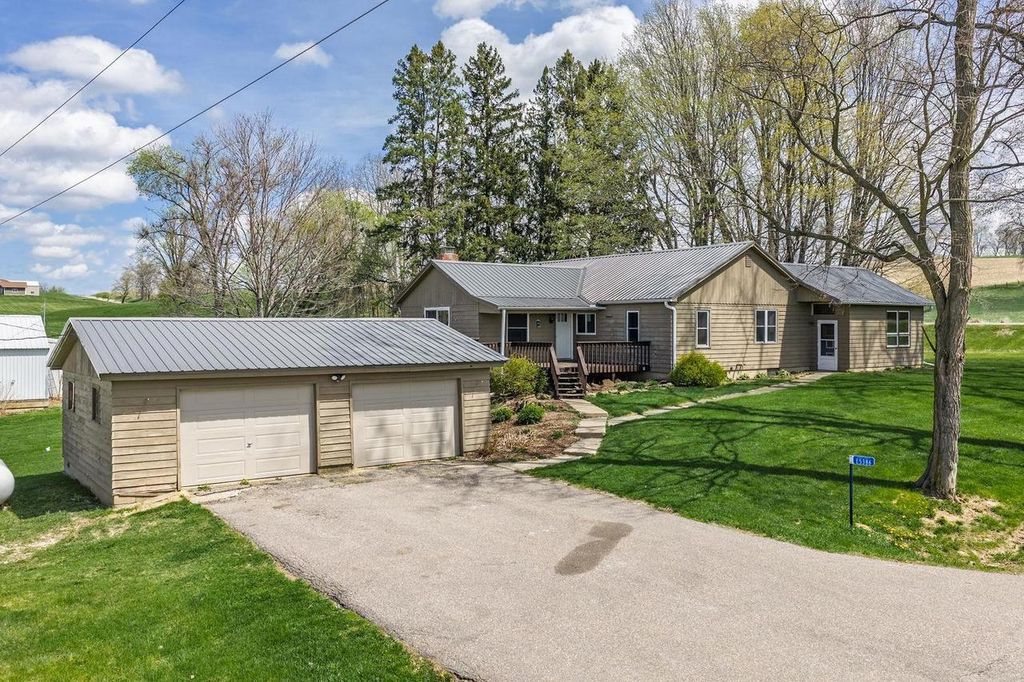 Photo of E5386 County Rd. V, Reedsburg, WI 53959 (MLS # 2021854)