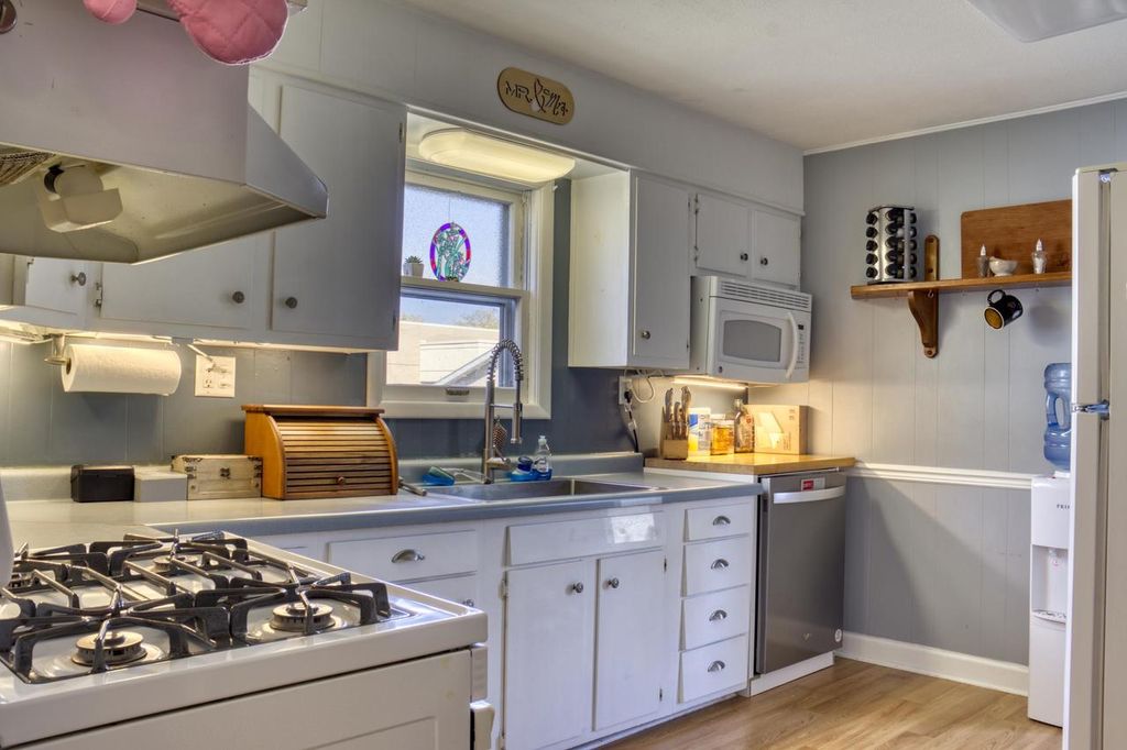 Photo of 1638 Jackson STREET, Oshkosh, WI 54901 (MLS # 50316471)