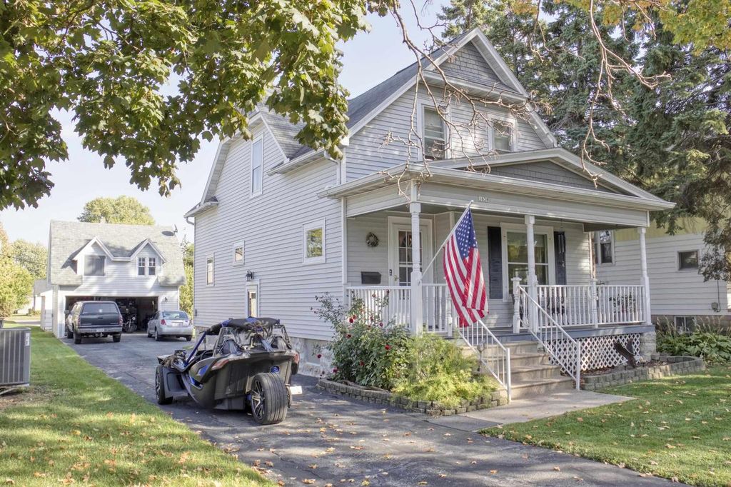 Photo of 1638 Jackson STREET, Oshkosh, WI 54901 (MLS # 50316471)