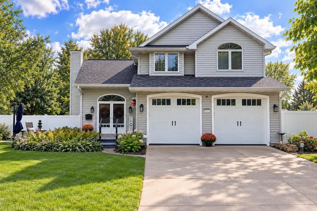Photo of W2311 Valleywood LANE, Appleton, WI 54915 (MLS # 50332808)