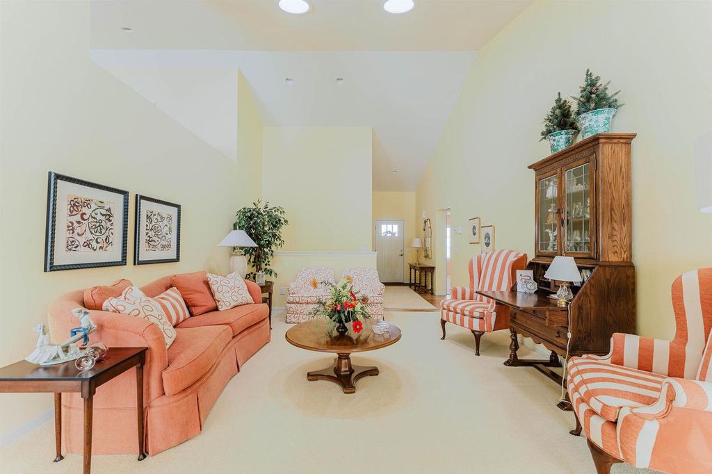 Photo of 4367 Autumn Hills DRIVE, Oshkosh, WI 54904 (MLS # 50322523)