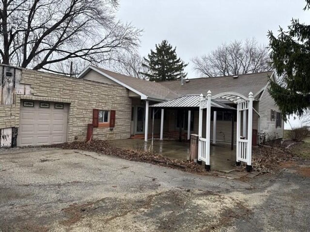 Photo of N8909 Lakeshore DRIVE, Van Dyne, WI 54979 (MLS # 1959726)