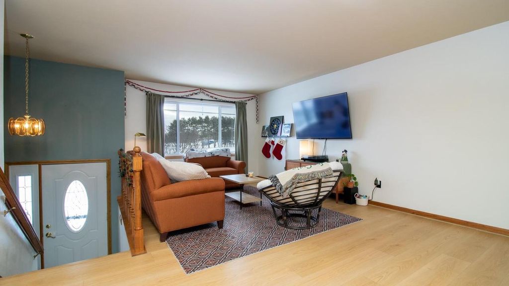 Photo of 1012 W Campus DRIVE, Wausau, WI 54401 (MLS # 22505622)