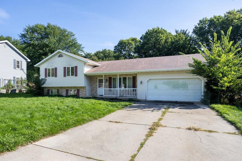 Photo of 2517 Crest Line DRIVE, Madison, WI 53704 (MLS # 2030635)