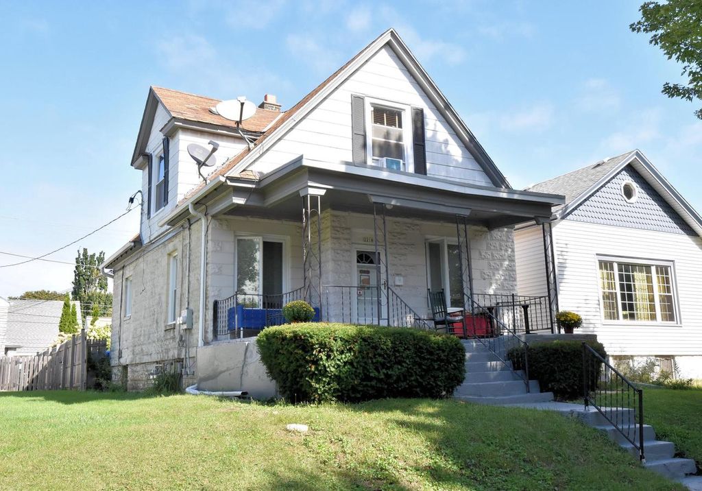 Photo of 2218 E Eden PLACE, Saint Francis, WI 53235 (MLS # 1934203)