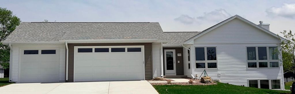 Photo of 772 N Waveland ROAD, Janesville, WI 53548 (MLS # 2023811)