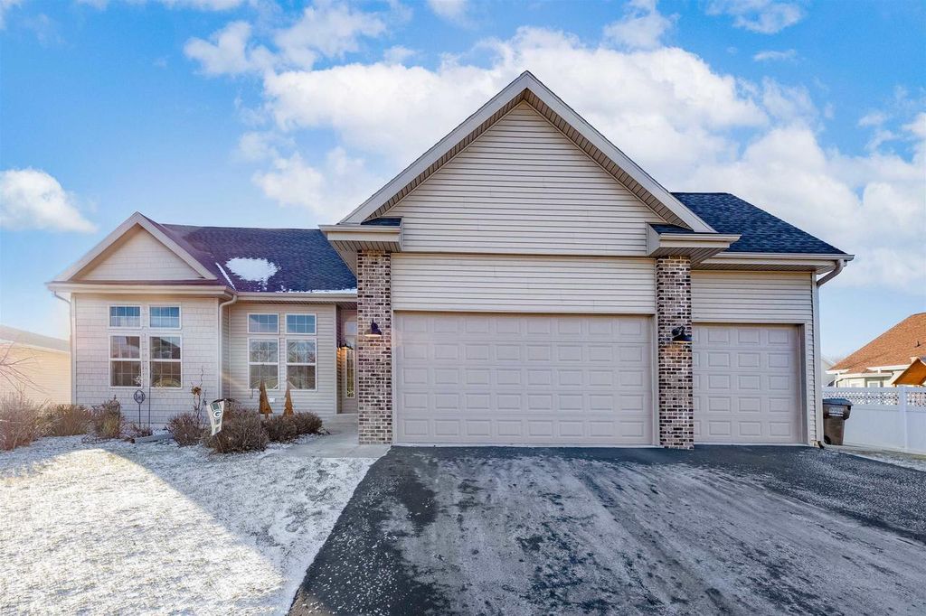 Photo of 11417 N Erie DRIVE, Edgerton, WI 53534 (MLS # 2014953)