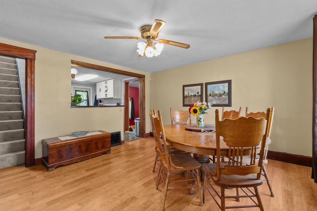 Photo of 514 E Beacon AVENUE, New London, WI 54961 (MLS # 50322831)