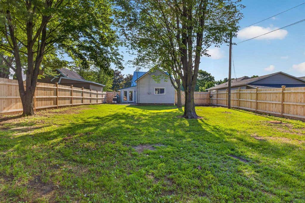 Photo of 326 S Ellis AVENUE, Peshtigo, WI 54157 (MLS # 50331099)