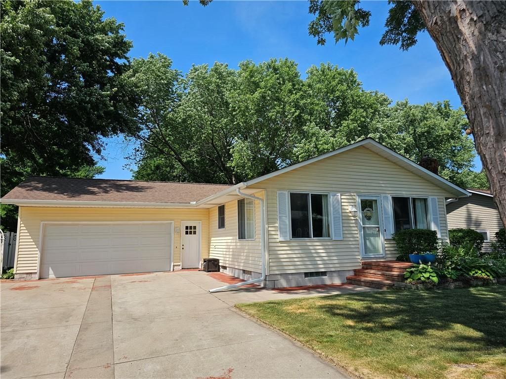Photo of 931 Roosevelt STREET, River Falls, WI 54022 (MLS # 1595168)